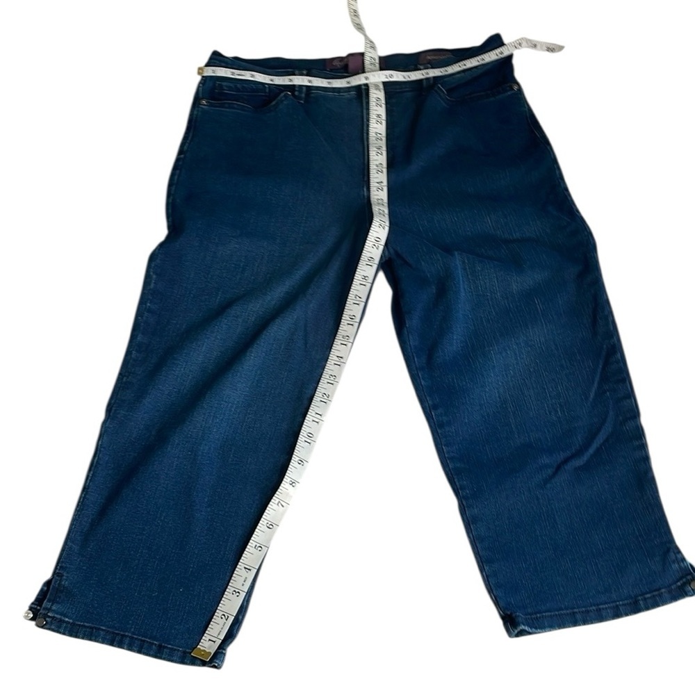 Gloria Vanderbilt Amanda Cropped Stretch Blue Jeans - Picture 6 of 8